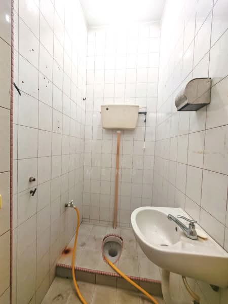 2-storey Terraced House for Sale in Taman Connaught (Cheras) - Chin Chee Meng - Bathroom - PropertyGuru.com.my