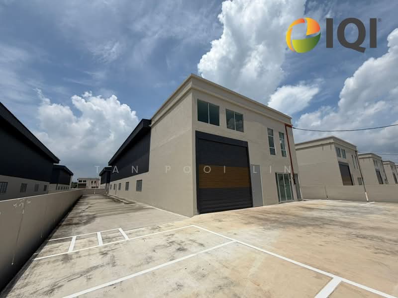 Semi-D Factory for Rent in Kawasan Perindustrian Nafiri (Sungai Jawi) - Tan Pooi Lin - Exterior - PropertyGuru.com.my
