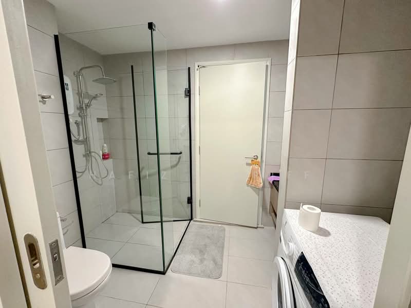 Servis Apartment untuk Disewa di The Atrium - Hafiz Shariff - Bathroom - PropertyGuru.com.my
