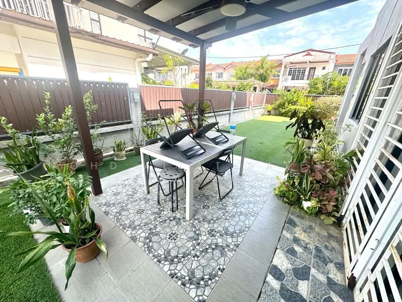 Semi-Detached House for Sale in Bandar Tasik Kesuma (Beranang) - Mohd Aizat Saiful Bahri - Garden - PropertyGuru.com.my