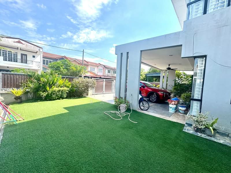 Semi-Detached House for Sale in Bandar Tasik Kesuma (Beranang) - Mohd Aizat Saiful Bahri - Exterior - PropertyGuru.com.my
