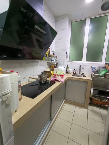 Kondominium untuk Dijual di Scenaria @ North Kiara Hills - Raymond Chiang - Kitchen - PropertyGuru.com.my