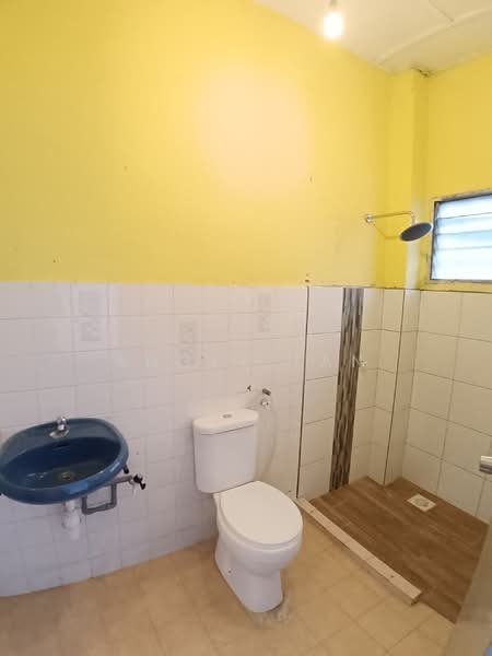 2-storey Terraced House for Sale in BANDAR PUCHONG JAYA (Puchong) - Angel Tan - Bathroom - PropertyGuru.com.my