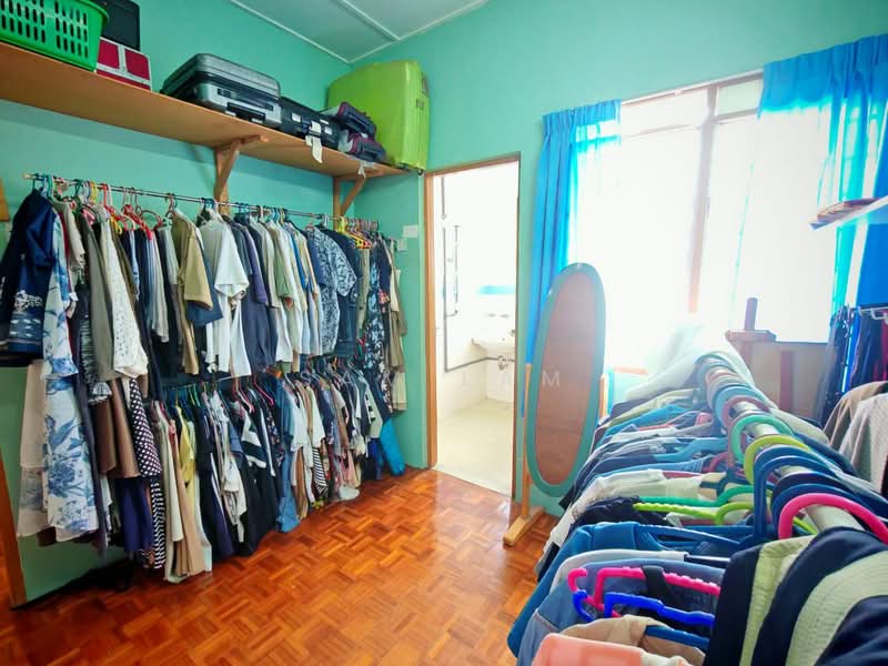 Rumah Teres 2 Tingkat untuk Dijual di Taman Song Choon (Ipoh) - Sam Lam - Bedroom - PropertyGuru.com.my