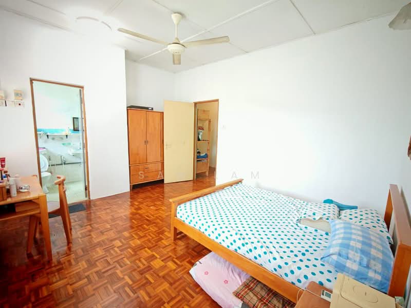 Rumah Teres 2 Tingkat untuk Dijual di Taman Song Choon (Ipoh) - Sam Lam - Bedroom - PropertyGuru.com.my