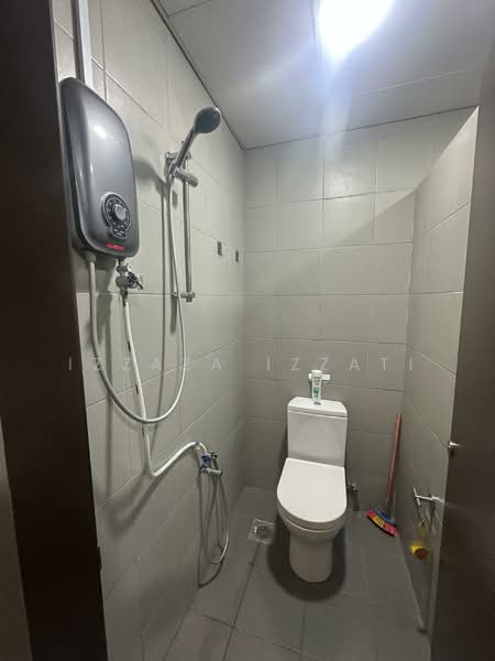 Office for Sale in Bukit Jelutong (Shah Alam) - Izzaza Izzati - Bathroom - PropertyGuru.com.my