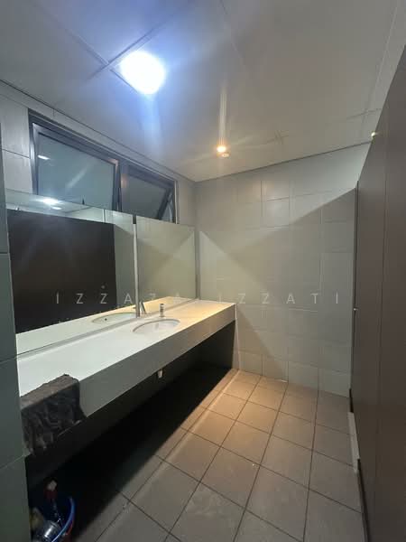 Office for Sale in Bukit Jelutong (Shah Alam) - Izzaza Izzati - Bathroom - PropertyGuru.com.my