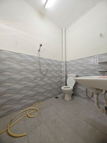 Rumah Berkembar untuk Dijual di Taman Badri Shah (Lahat) - Sam Lam - Bathroom - PropertyGuru.com.my