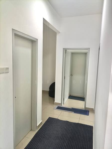 Servis Apartment untuk Disewa di SkyLake Residence - Hasif Ludin - Corridor - PropertyGuru.com.my