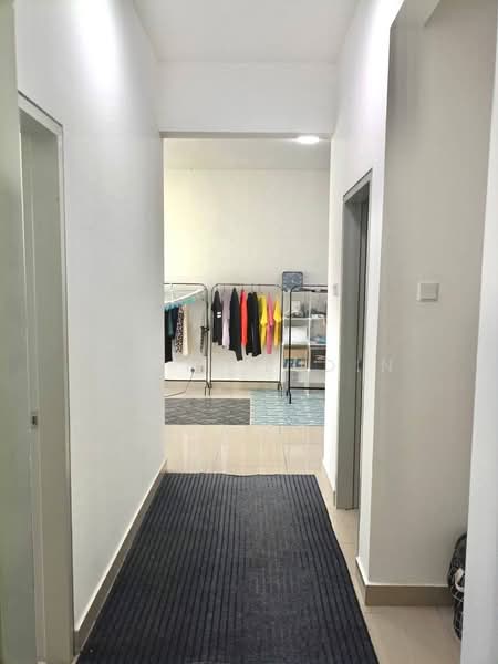 Servis Apartment untuk Disewa di SkyLake Residence - Hasif Ludin - Corridor - PropertyGuru.com.my