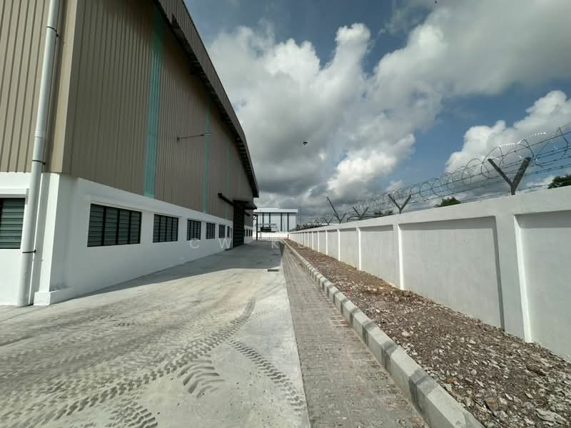 Factory for Rent in Taman Industri Alam Jaya (Puncak Alam) - CW Kong - Exterior - PropertyGuru.com.my