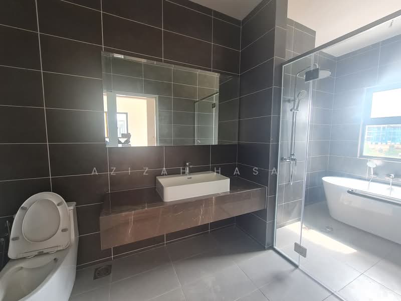 Semi-Detached House for Sale in Cyber 10 (Cyberjaya) - Azizah Hasan - Bathroom - PropertyGuru.com.my