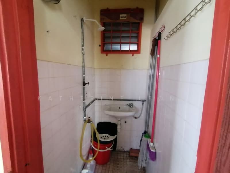 Shop / Office for Sale in Rawang (Selangor) - Katherine Leong - Bathroom - PropertyGuru.com.my