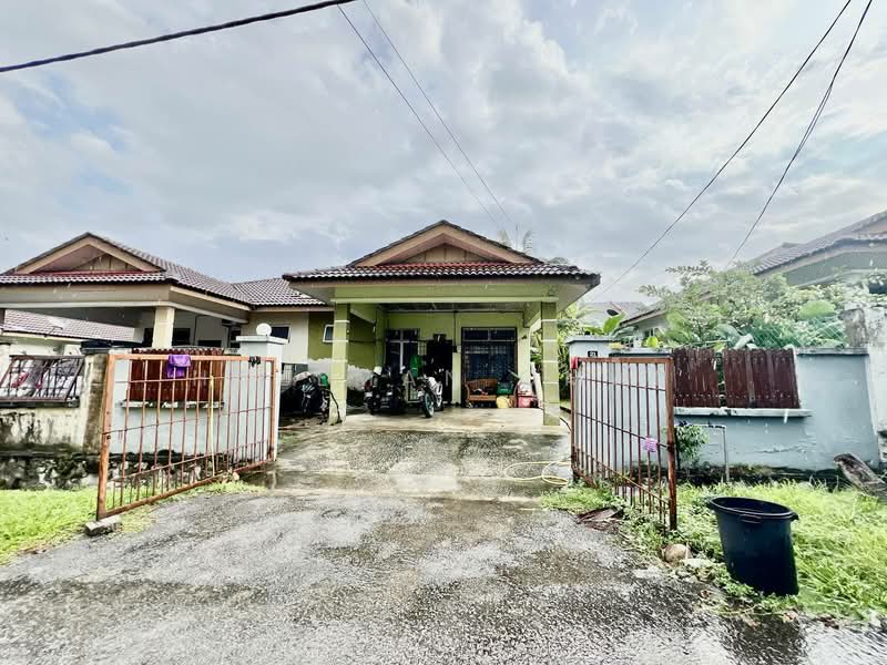 Semi-Detached House for Sale in Desa Sinar Salak (Sepang) - Hazeman Omar - Exterior - PropertyGuru.com.my