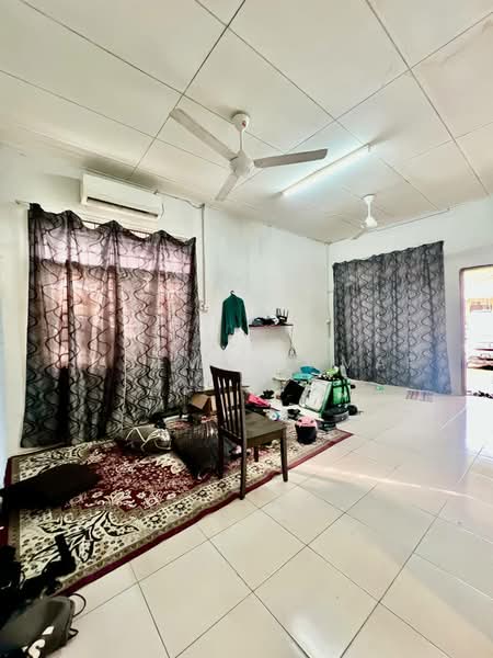 Semi-Detached House for Sale in Desa Sinar Salak (Sepang) - Hazeman Omar - Living Room - PropertyGuru.com.my