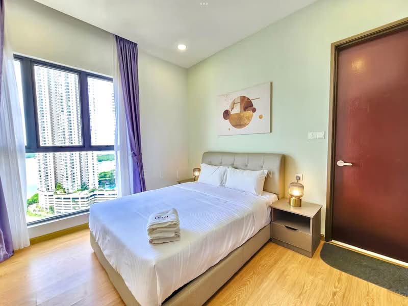 Kondominium untuk Dijual di Lovell @ Country Garden Danga Bay - Bella Tan - Bedroom - PropertyGuru.com.my