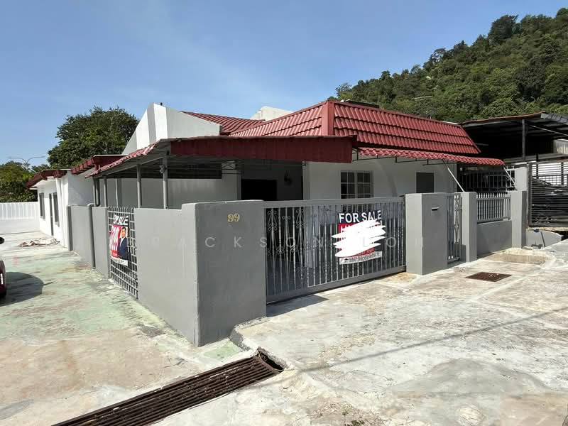 1-storey Terraced House for Sale in Taman Melawati (Ulu Kelang) - Brackson Loh - Exterior - PropertyGuru.com.my