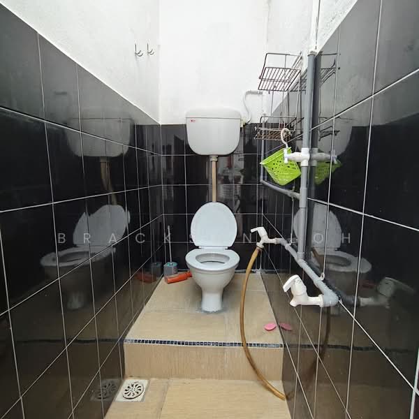 1-storey Terraced House for Sale in Taman Melawati (Ulu Kelang) - Brackson Loh - Bathroom - PropertyGuru.com.my