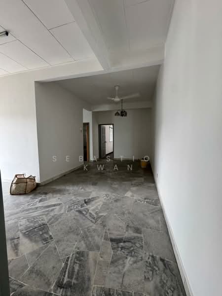 Pangsapuri untuk Dijual di Subang Perdana Goodyear Court 6 - Sebastion Kwan - Interior - PropertyGuru.com.my