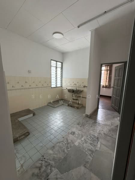 Pangsapuri untuk Dijual di Subang Perdana Goodyear Court 6 - Sebastion Kwan - Kitchen - PropertyGuru.com.my