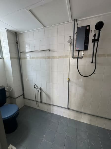 Pangsapuri untuk Dijual di Subang Perdana Goodyear Court 6 - Sebastion Kwan - Bathroom - PropertyGuru.com.my