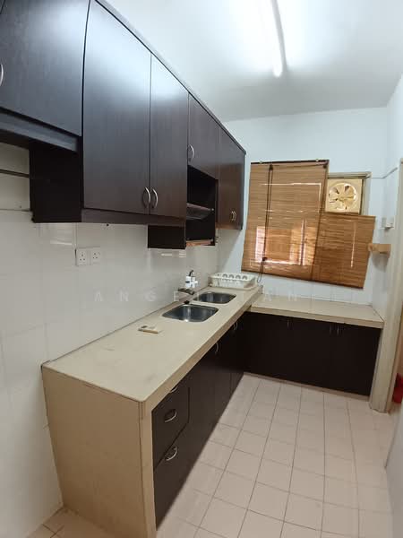 Pangsapuri untuk Disewa di Semarak Apartment - Angel Tan - Kitchen - PropertyGuru.com.my