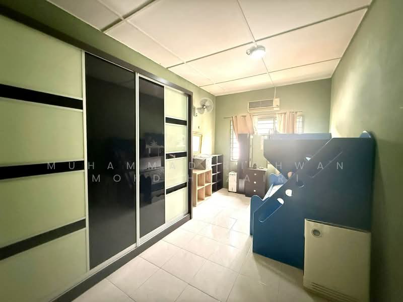 2-storey Terraced House for Sale in Bandar Nusaputra (Puchong) - Muhammad Ridhwan Mohd Huzairi - Bedroom - PropertyGuru.com.my