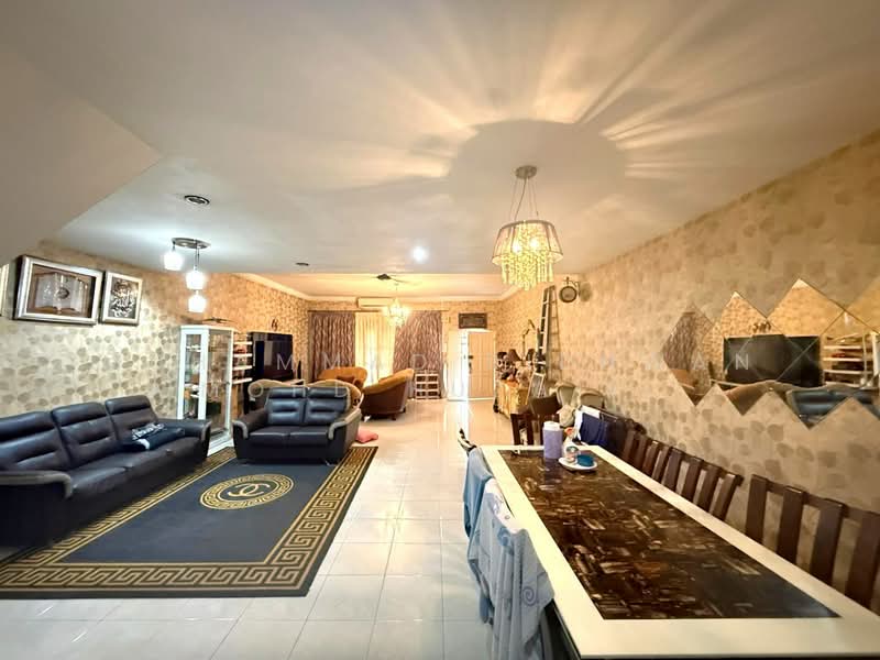 2-storey Terraced House for Sale in Bandar Nusaputra (Puchong) - Muhammad Ridhwan Mohd Huzairi - Living Room - PropertyGuru.com.my