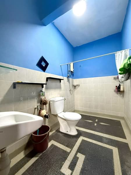 2-storey Terraced House for Sale in Bandar Nusaputra (Puchong) - Muhammad Ridhwan Mohd Huzairi - Bathroom - PropertyGuru.com.my