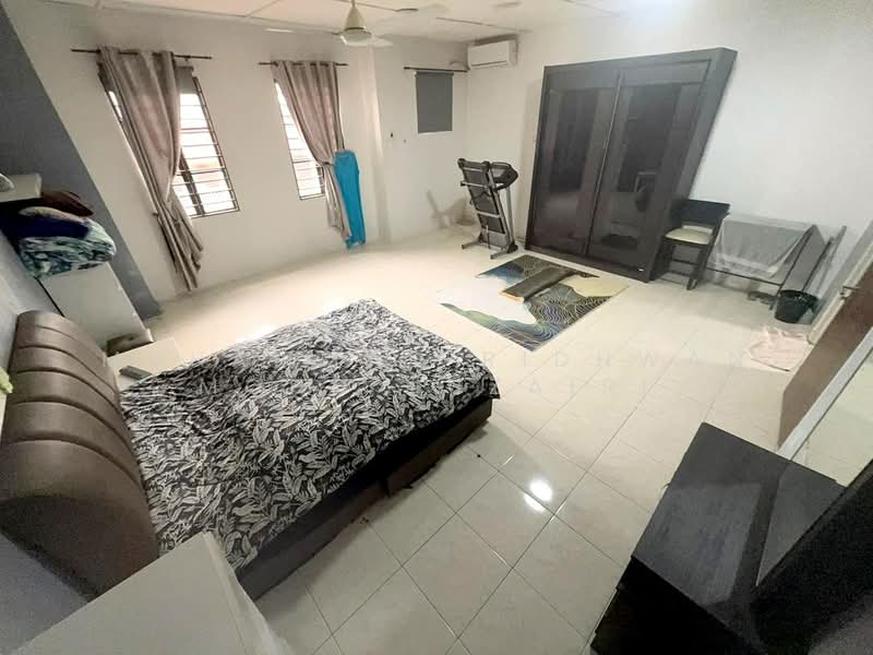2-storey Terraced House for Sale in Bandar Nusaputra (Puchong) - Muhammad Ridhwan Mohd Huzairi - Bedroom - PropertyGuru.com.my
