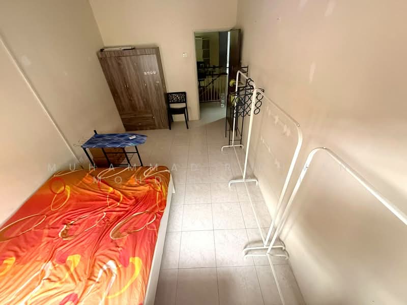 2-storey Terraced House for Sale in Bandar Nusaputra (Puchong) - Muhammad Ridhwan Mohd Huzairi - Bedroom - PropertyGuru.com.my