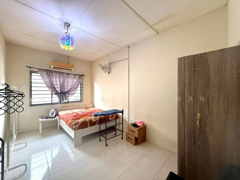 2-storey Terraced House for Sale in Bandar Nusaputra (Puchong) - Muhammad Ridhwan Mohd Huzairi - Bedroom - PropertyGuru.com.my