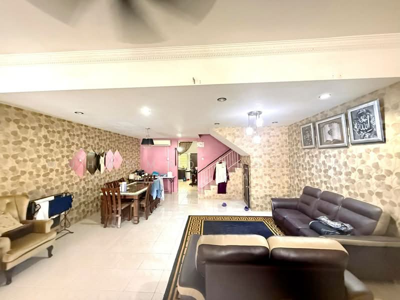 2-storey Terraced House for Sale in Bandar Nusaputra (Puchong) - Muhammad Ridhwan Mohd Huzairi - Living Room - PropertyGuru.com.my