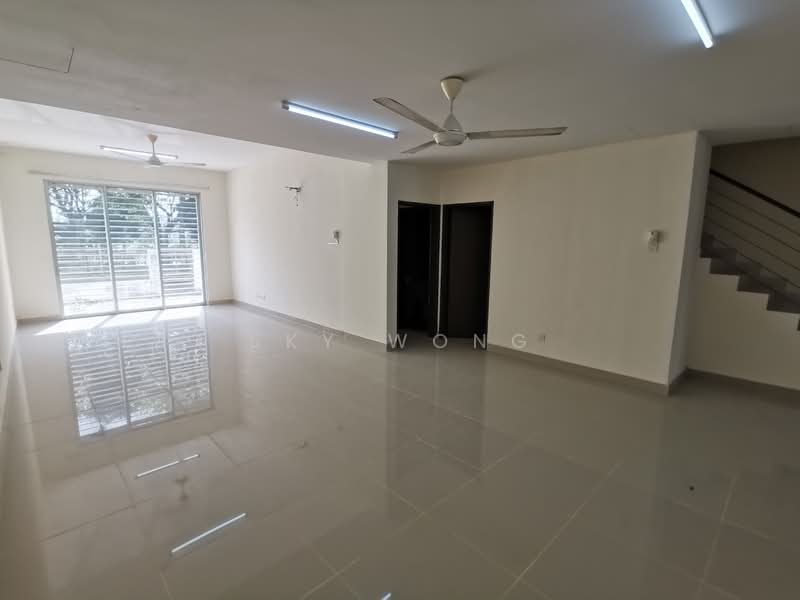 Rumah Bandar untuk Dijual di Puchong (Selangor) - Sky Wong - Living Room - PropertyGuru.com.my