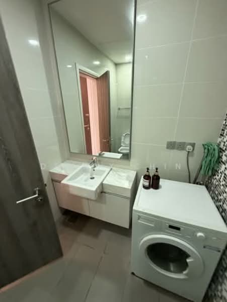 Service Residence for Sale at M Suites - Dennix Chin - Bathroom - PropertyGuru.com.my