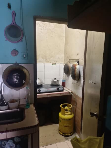 Flat for Sale at Taman Sentosa - Shirley Chan - Kitchen - PropertyGuru.com.my