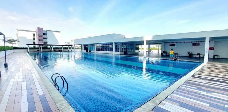 Servis Apartment untuk Disewa di Twin Danga Residence - Nick Low - Pool - PropertyGuru.com.my