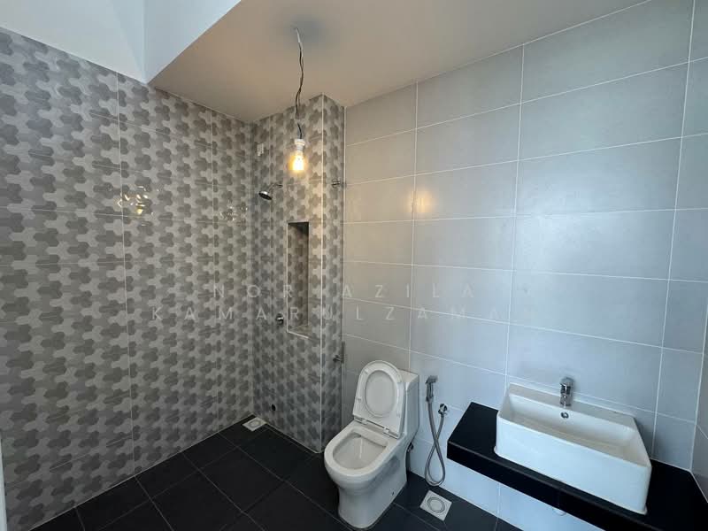 Rumah Teres 1 Tingkat untuk Dijual di Shah Alam (Selangor) - Nor Azila Kamarulzaman - Bathroom - PropertyGuru.com.my