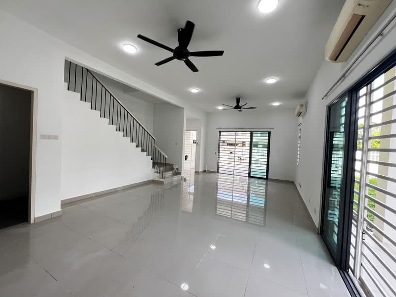 2-storey Terraced House for Rent in Sepang (Selangor) - Max Low - Living Room - PropertyGuru.com.my