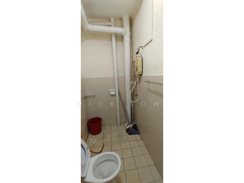 Apartment for Rent at Lake View Suites - Nick Low - Bathroom - PropertyGuru.com.my
