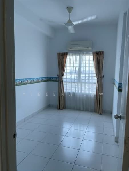 Kondominium untuk Dijual di One World 1 - Albeena Law - Bedroom - PropertyGuru.com.my