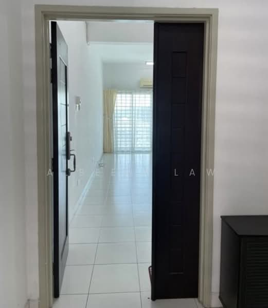 Kondominium untuk Dijual di One World 1 - Albeena Law - Entrance - PropertyGuru.com.my