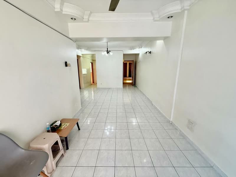 Apartment for Sale at Sri Ria Apartments - Muhammad Zhariff Nasharudin - Living Room - PropertyGuru.com.my
