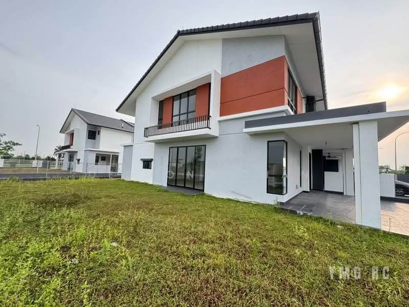 2-storey Terraced House for Sale in Bandar Bukit Raja (Klang) - Desmond Chan - Exterior - PropertyGuru.com.my