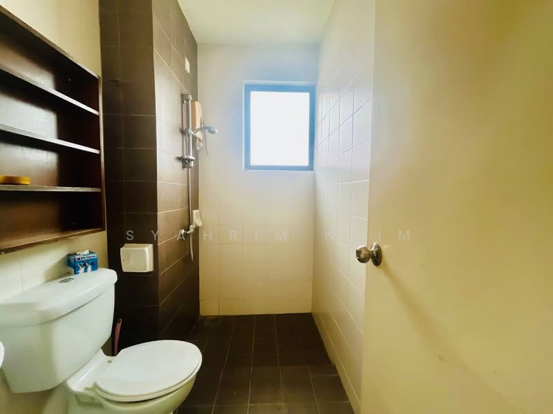 Semi-Detached House for Rent in Glenmarie Cove (Klang) - Syahrim Naim - Bathroom - PropertyGuru.com.my