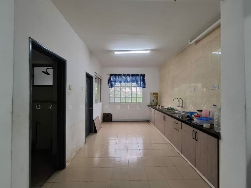 Apartment for Rent at Pangsapuri Pantai Indah - Dr Shahril Nizam - Kitchen - PropertyGuru.com.my