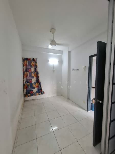Apartment for Rent at Pangsapuri Pantai Indah - Dr Shahril Nizam - Interior - PropertyGuru.com.my