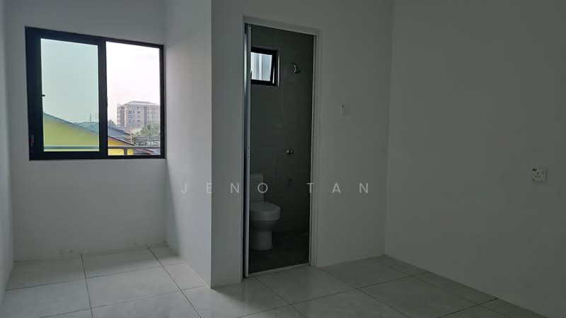 Townhouse for Sale in Kuching (Sarawak) - Jeno Tan - Bathroom - PropertyGuru.com.my