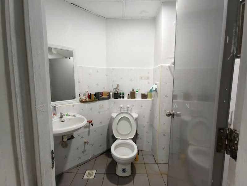 Condominium for Sale at Menara Menjalara - Charmaine Tan - Bathroom - PropertyGuru.com.my