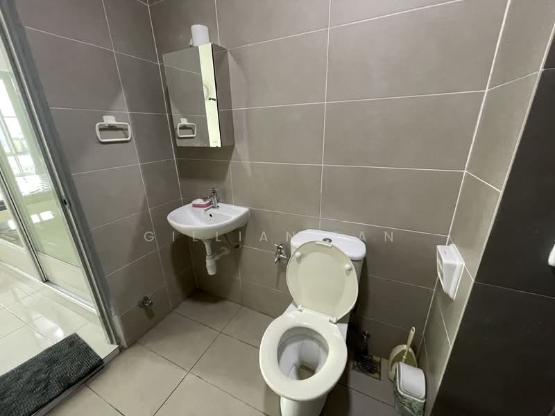 Condominium for Rent at D'suria Condominium - Gillian Tan - Bathroom - PropertyGuru.com.my